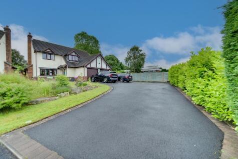 Pennine Way, Biddulph, ST8