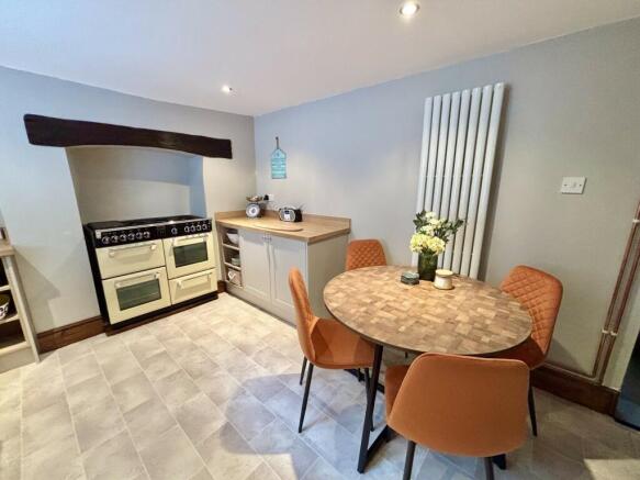 Kitchen/ dining room