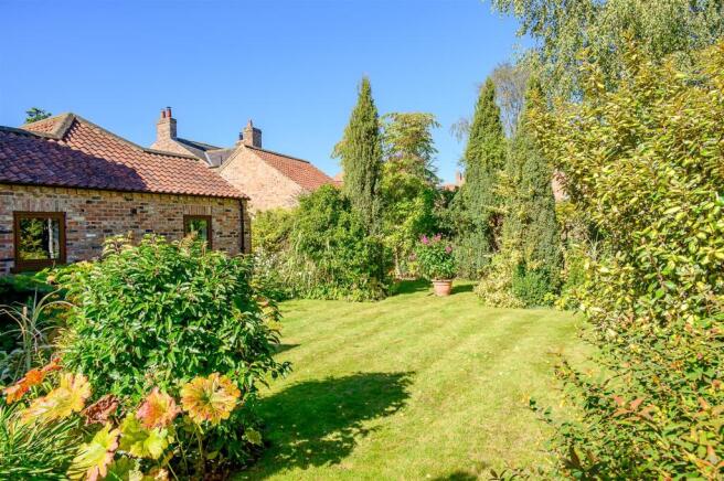4 bed Detached for sale Image 4