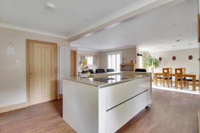 Kitchen 3.jpg