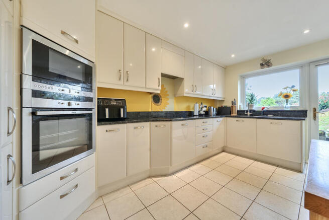 Kitchen / Breakfast Room