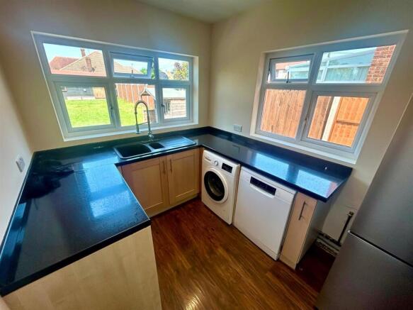 kitchen 2.jpg