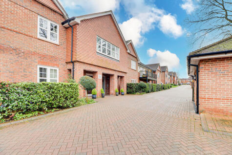 Wordsworth Close, Kings Park, St. Albans, AL3