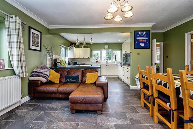 Kitchen/Dining Room