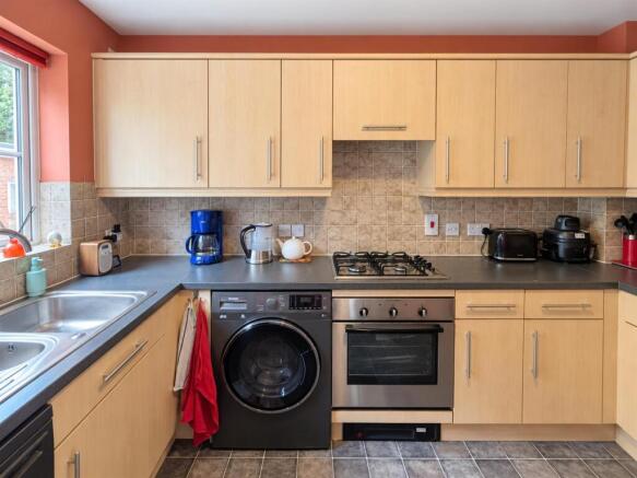 Kitchen 3.jpg
