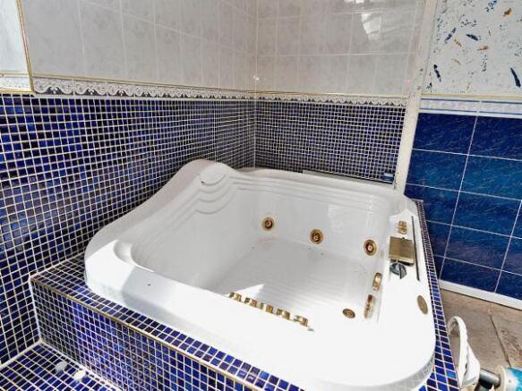 Jacuzzi