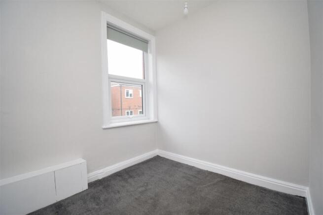 2 bed Terraced to rent Image 8