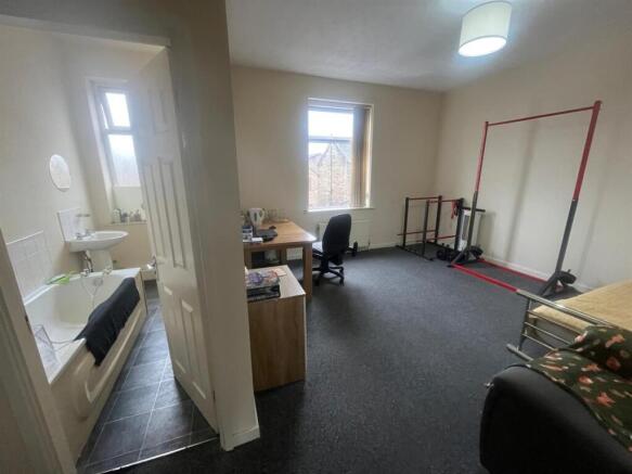 5 bed House for sale Image 12