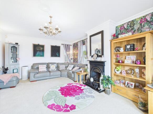 CAM01909G0-PR0354-STILL001