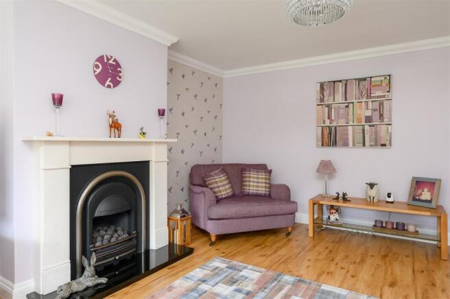 4 bed Detached for sale Image 9