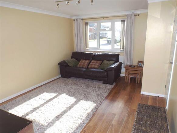 LOUNGE: