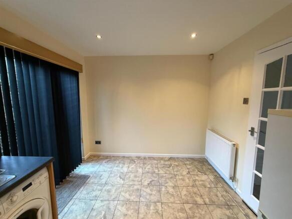 2 bed Town House for sale Image 7