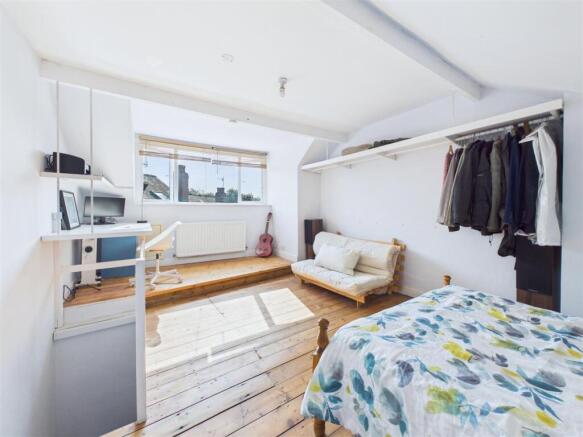 3 bed Terraced for sale Image 9