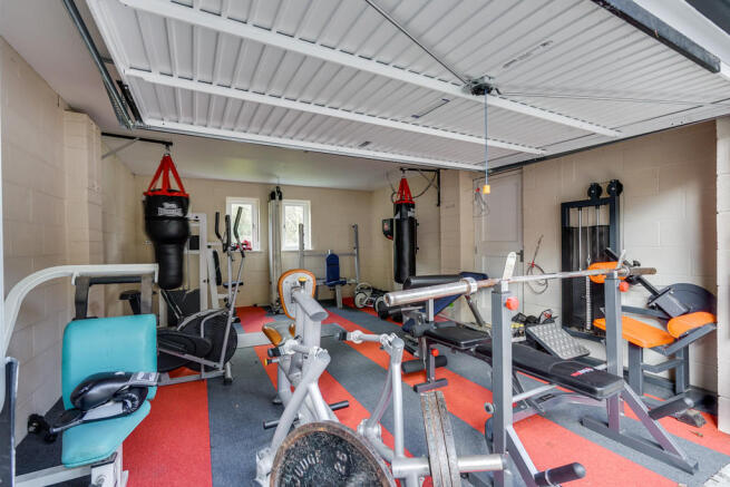 Garage/Gym