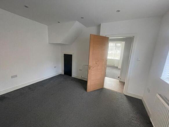 3 bed Semi-Detached to rent Image 10