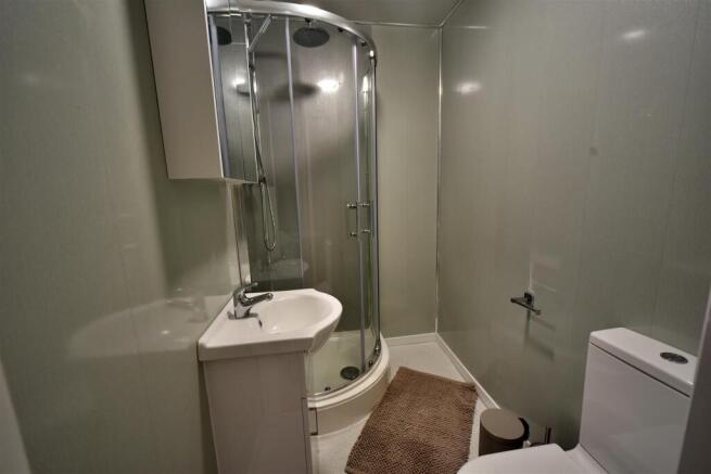1 bed Apartment to rent Image 5