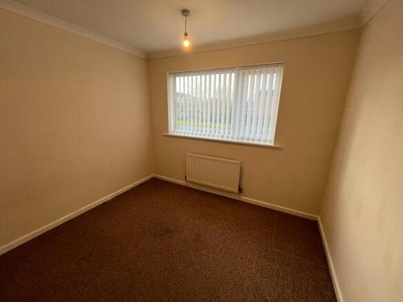 3 bed Semi-Detached to rent Image 12