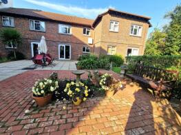 25, Freshbrook Court, Freshbrook Road, Lancing BN15 8DT