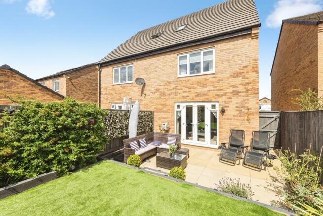 3 bed Semi-Detached for sale Image 9