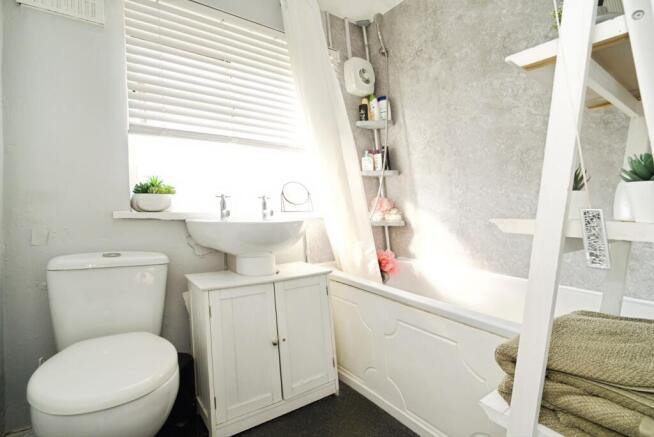 2 bed Terraced for sale Image 6