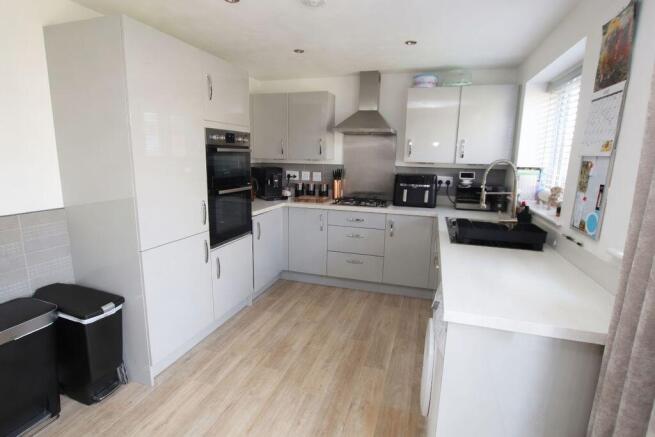 Kitchen photo 1