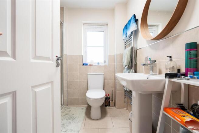 ensuite.jpg
