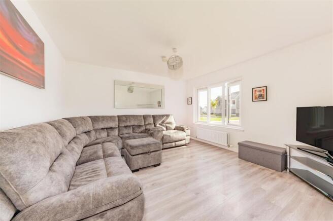 12 Greenfield Crescent Dundee-13.JPG