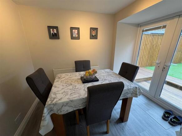 3 bed Terraced for sale Image 8
