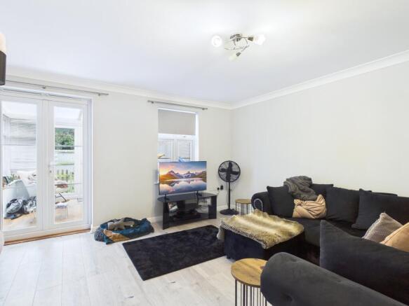 CAM01909G0-PR0478-STILL008