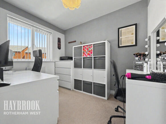 4 bed Detached for sale Image 12