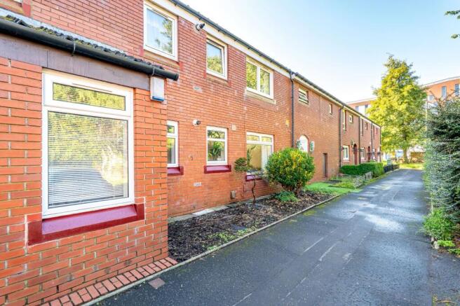 2-bed flat on Walker Court, Partick, Glasgow, £165,000
