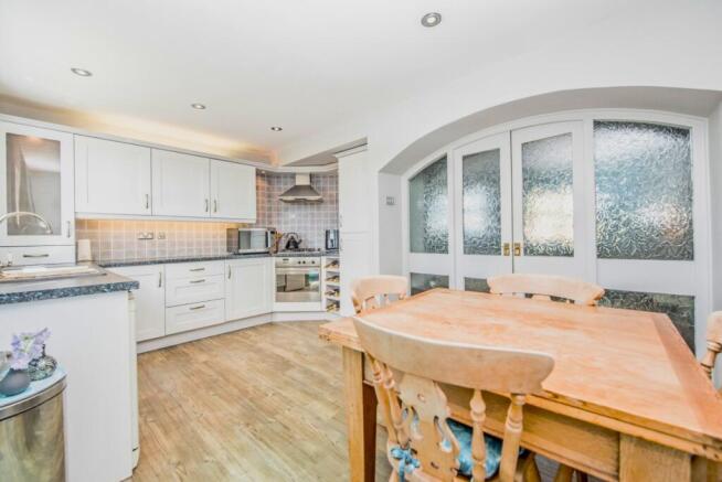 3 bed Terraced for sale Image 6
