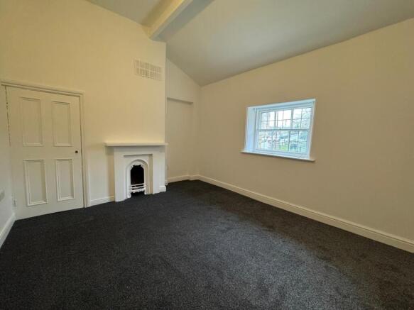 2 bed House to rent Image 5