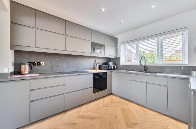 1448760-15-69e8d8...