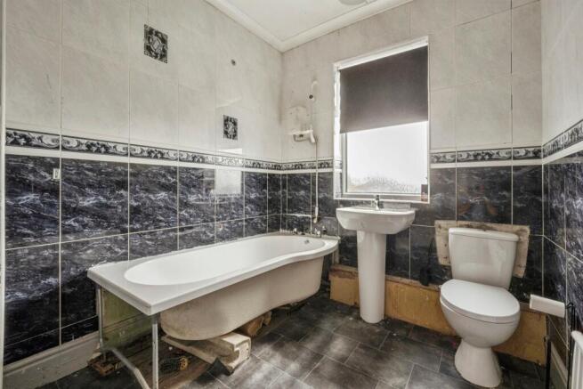 3 bed Terraced for sale Image 11