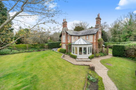 Green Dene, East Horsley