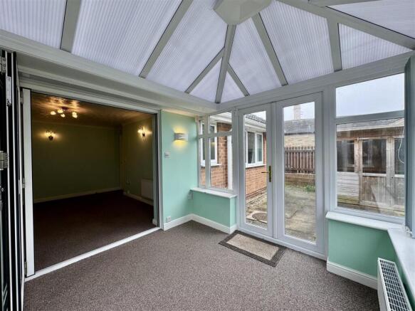 2 bed Semi-Detached Bungalow for sale Image 11