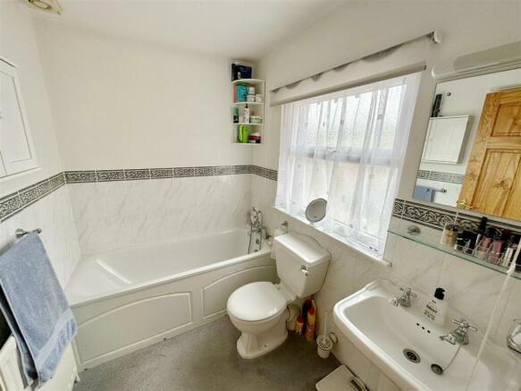 Bathroom.JPG