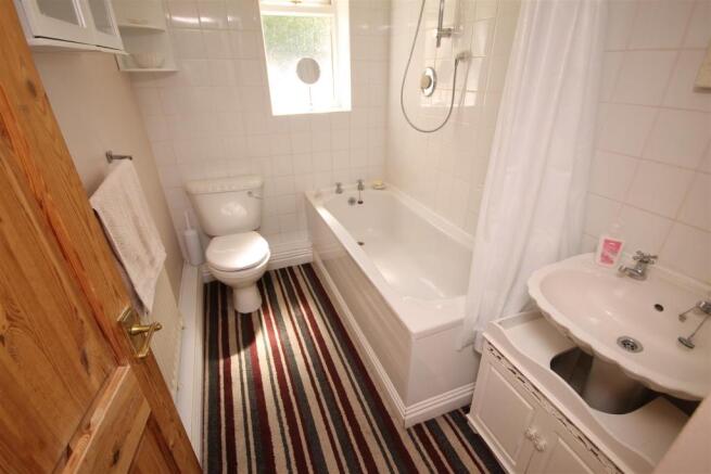 BATHROOM.JPG