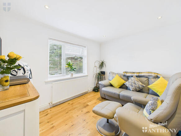 CAM03852G0-PR0474-STILL001