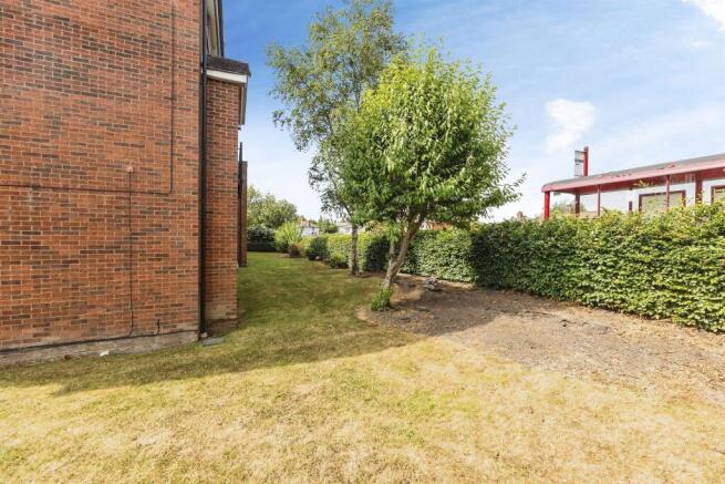 2 bed Apartment for sale Image 2