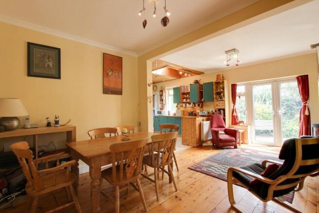 Kitchen/dining ar...