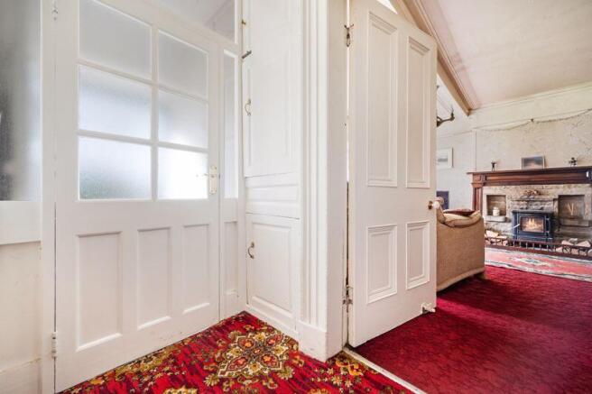 5 bed Detached for sale Image 11