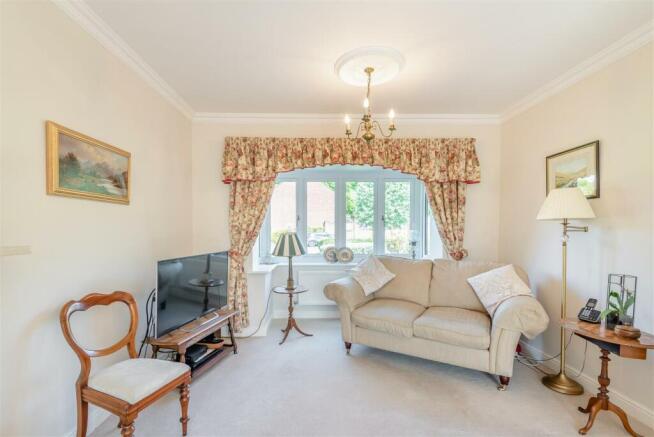 8555122-interior09v.jpg