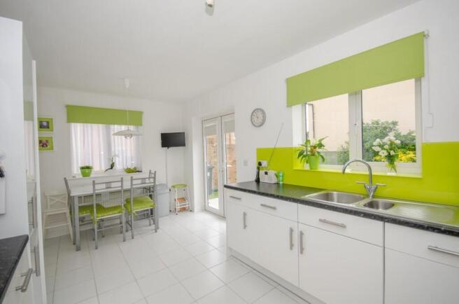 Kitchen-diner pic 2.jpg