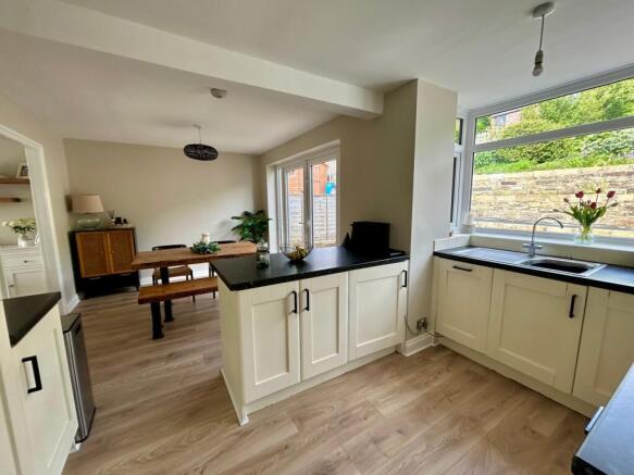 3 bed Semi-Detached for sale Image 5
