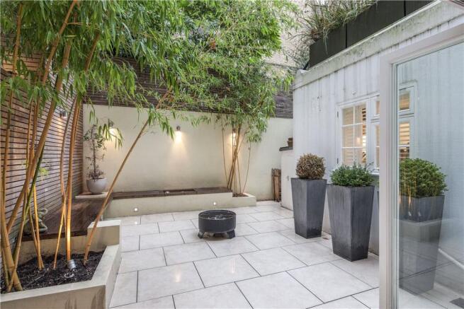 Patio: W2