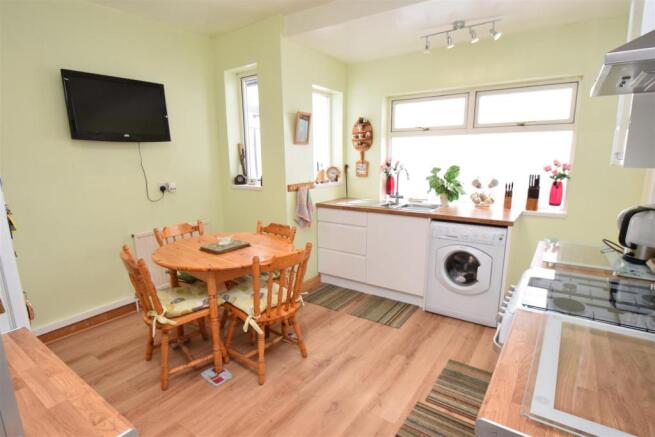 KITCHEN/BREAKFAST RO