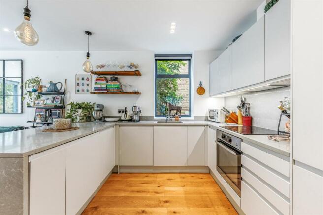 Stoneview Close-6.jpg
