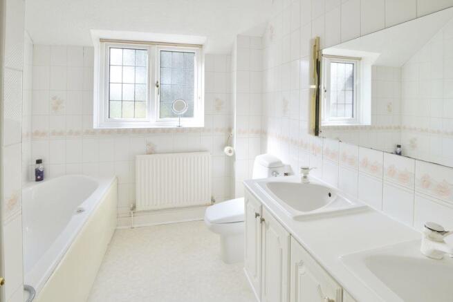 Ensuite to Bed 1